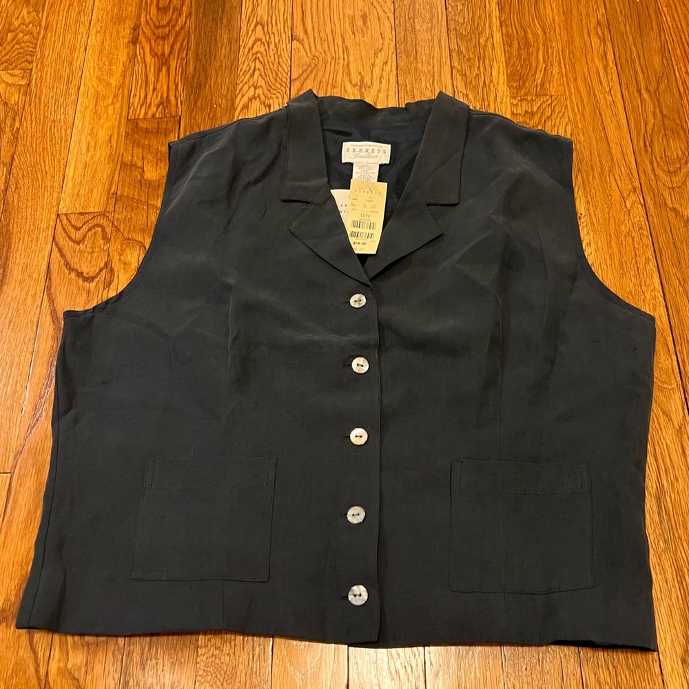 Express Vest - Picture 1 of 3